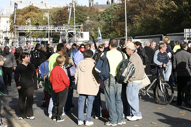 File:2007 Dublin City Marathon (Ireland) (1800219249).jpg