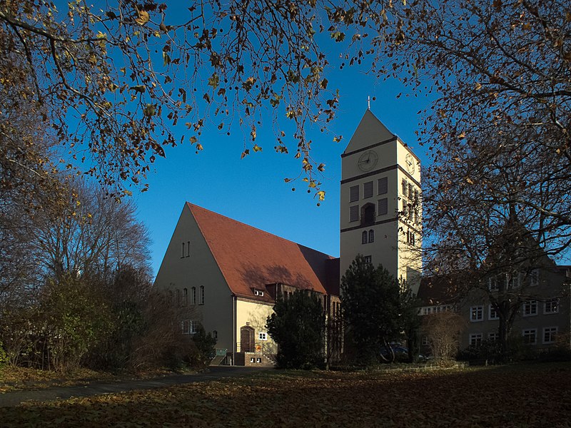 File:2012112102 Apostelkirche Dresden-Trachau 2012.jpg