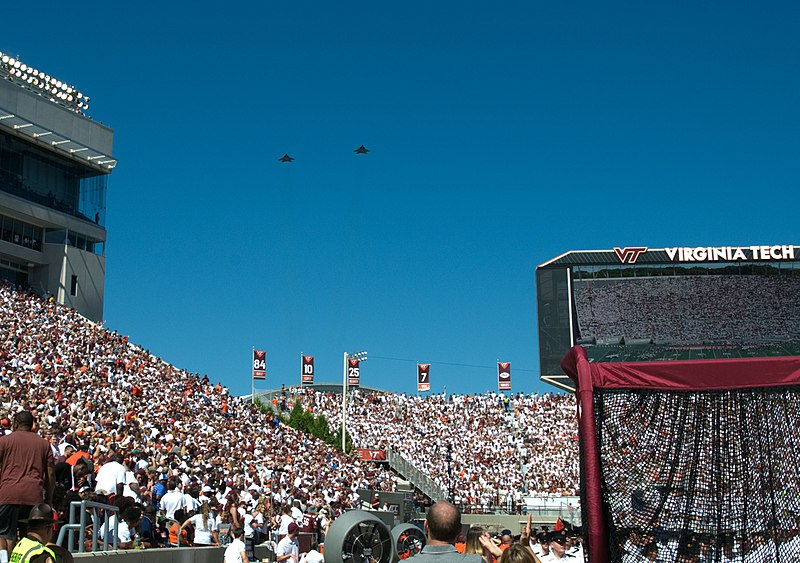 File:2017 Lane Stadium Military Appreciation Day Flyover (ODU@VT).jpg