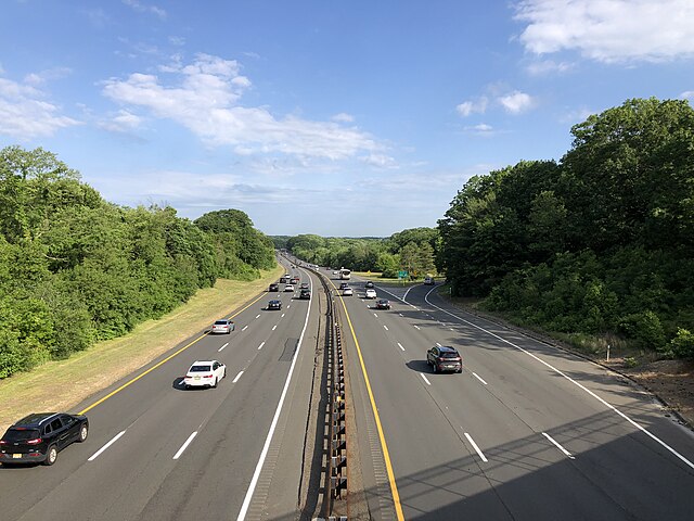 View north along the Garden State Parkway, the largest and busiest highway in Old Bridge