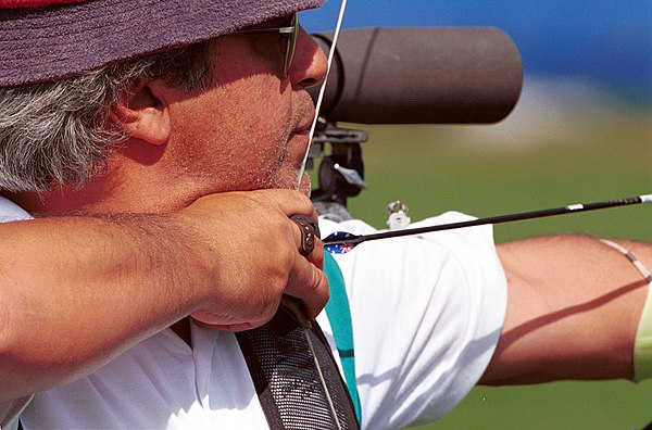 211000 - Archery Tony Marturano shoots - 3b - Sydney 2000 match photo