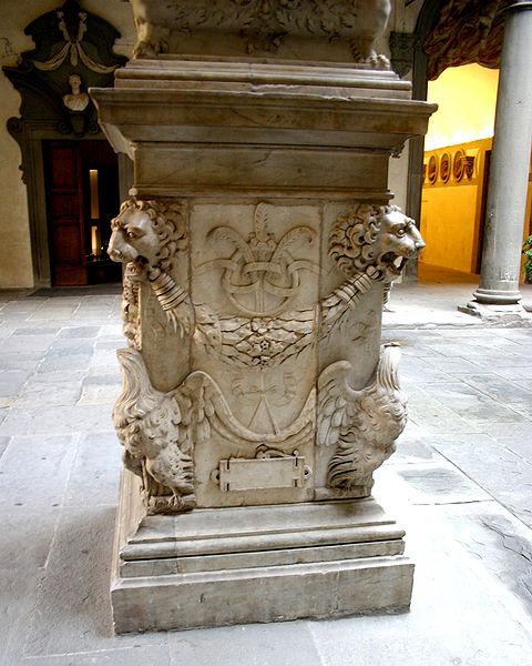 File:2803 - Firenze - Palazzo Medici Riccardi - Baccio Bandinelli, Base dell'Orfeo e Cerbero (1519) - Foto Giovanni Dall'Orto, 27-Oct-2007.jpg