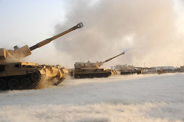 British AS-90s firing in Basra, Iraq, 2008