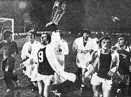 Dutch team Ajax won the 1972 series v Argentine club Independiente