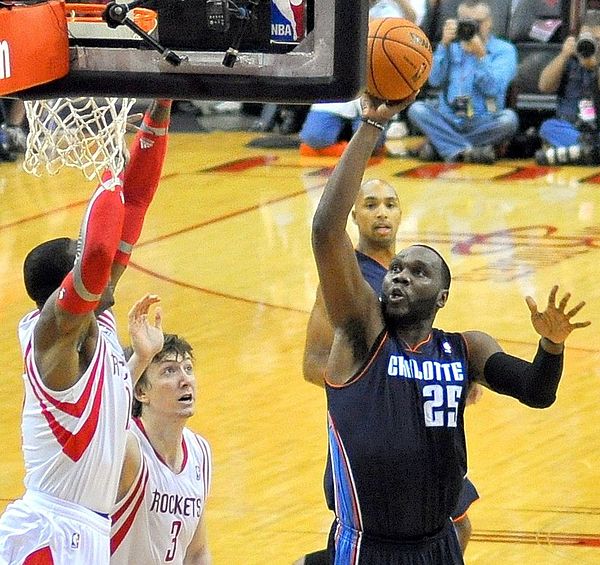 Jefferson takes a shot during his debut game for the Charlotte Bobcats on October 30, 2013.