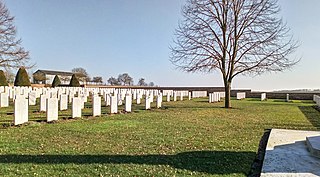 <span class="mw-page-title-main">Bapaume Post Military Cemetery</span> WWI CWGC cemetery in Somme, France