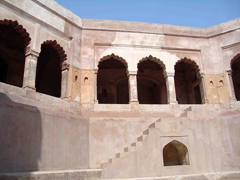 File:Ali Gosh Khan Baoli 038.jpg