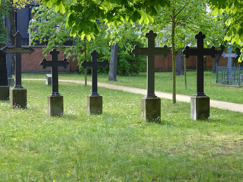 File:Alter Garnisonfriedhof, Berlin (42).jpg