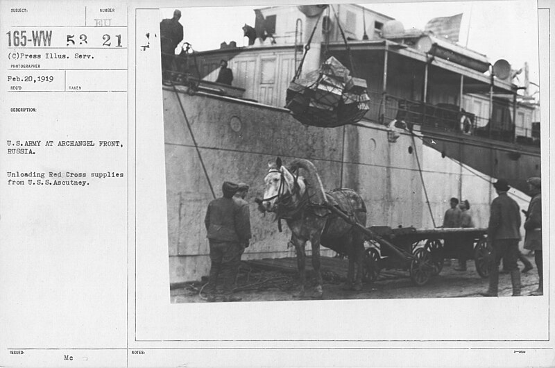 File:American Red Cross - Miscellaneous - U.S. Army at Archangel Front, Russia. Unloading Red Cross supplies from U.S.S. Ascutney - NARA - 20805718.jpg