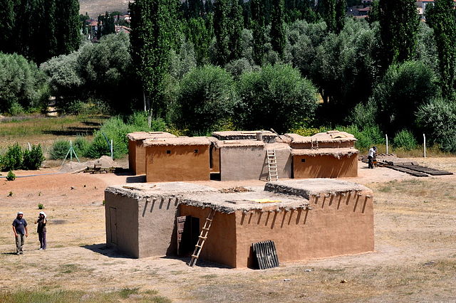 Reconstruction of Pre-Pottery Neolithic B housing in Aşıklı Höyük, modern Turkey