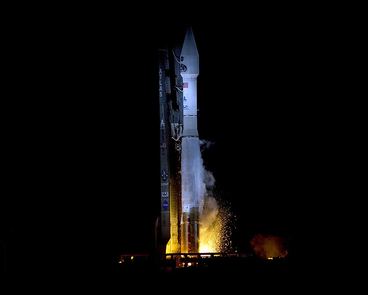 File:Atlas V (401) ignition on Launch Pad 41 with RBSP on board.jpg