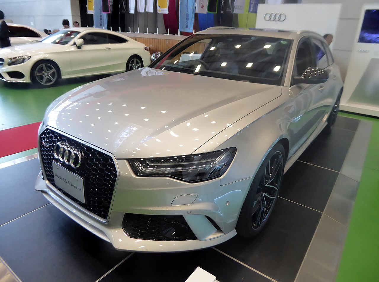 Image of Audi RS6 Avant performance (C7) front