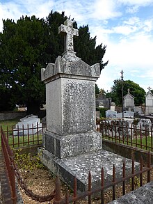 Grab von Antoine Bathélemy, Friedhof von Bailleau-l'Évêque.