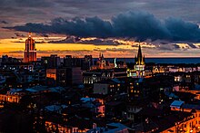 Vista notturna di Batumi