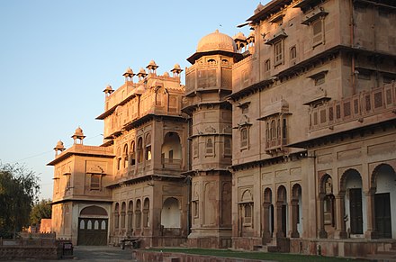 During their centuries-long rule, the Rajputs constructed several palaces. Shown here is the Junagarh Fort in Bikaner, Rajasthan, which was built by the Rathore Rajput rulers[62]
