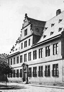 Fassade zum Bischofsplatz von Nordosten, um 1895