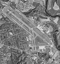 Burlington International Airport - USGS 25 April 1995.jpg