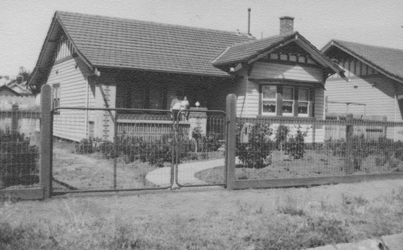 File:Californian Bungalow style home Melbourne.jpg