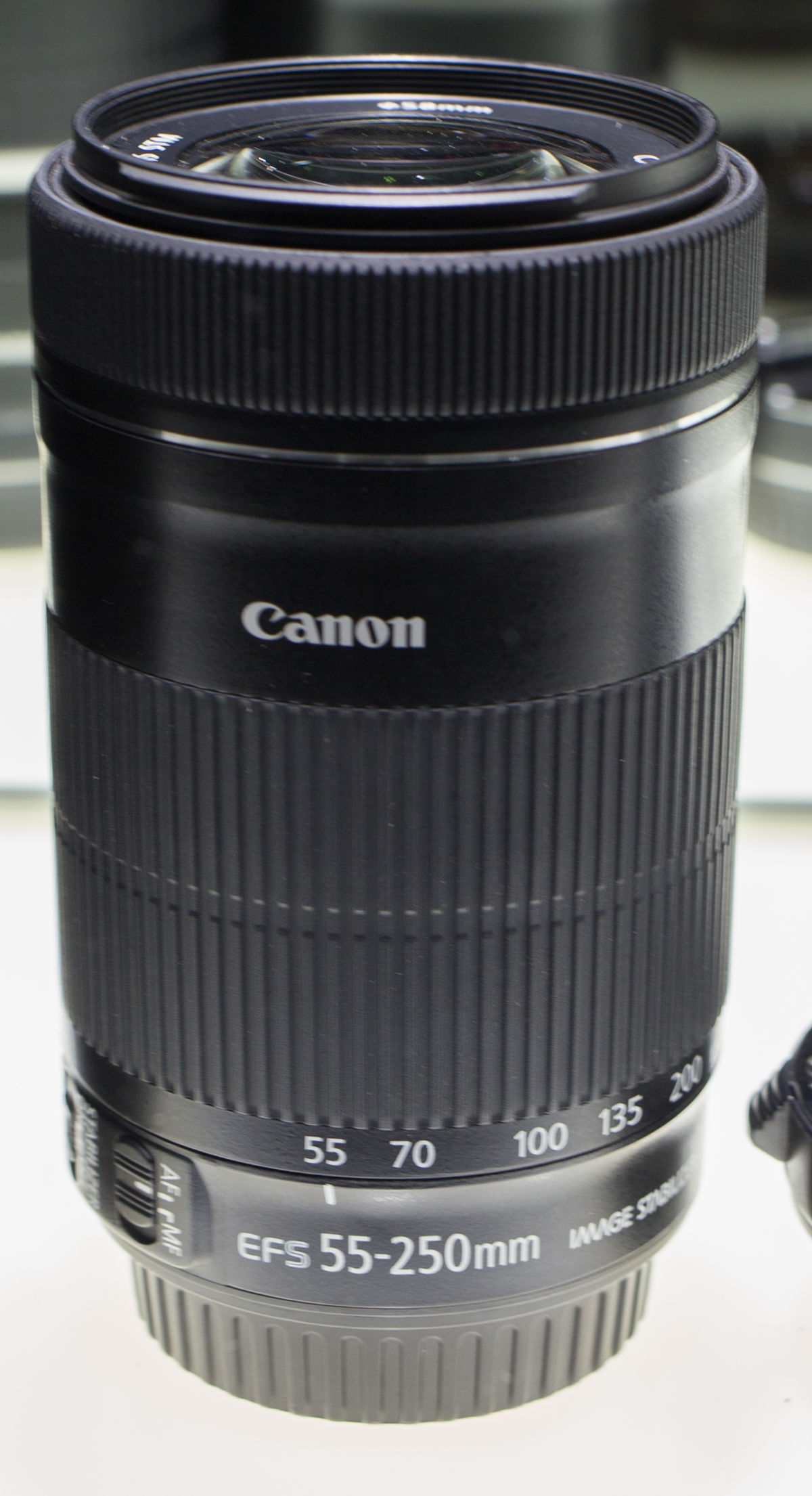 File:Canon EFS 55-250 STM.jpg - Wikimedia Commons