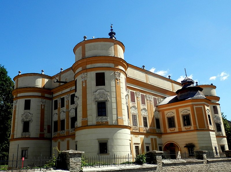 File:Castle WMP 2016 Markušovce1.jpg