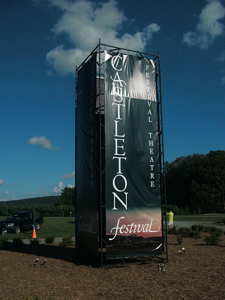 File:Castleton Festival welcome sign.JPG