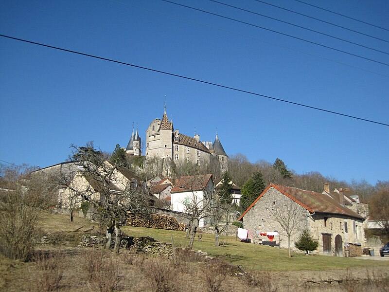 File:Château de la Rochepot 003.jpg