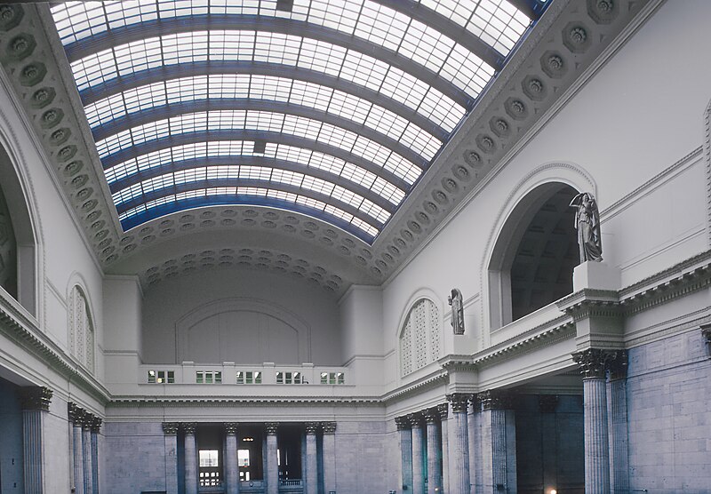 File:Chicago Union Station in November 1981.jpg