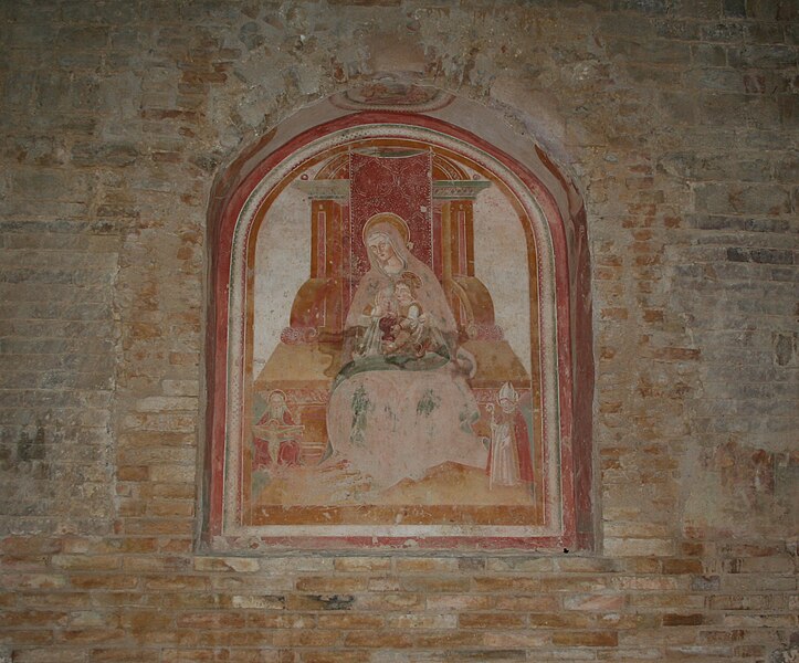 File:Chiesa di San Salvatore di Canzano nav sx 023.jpg