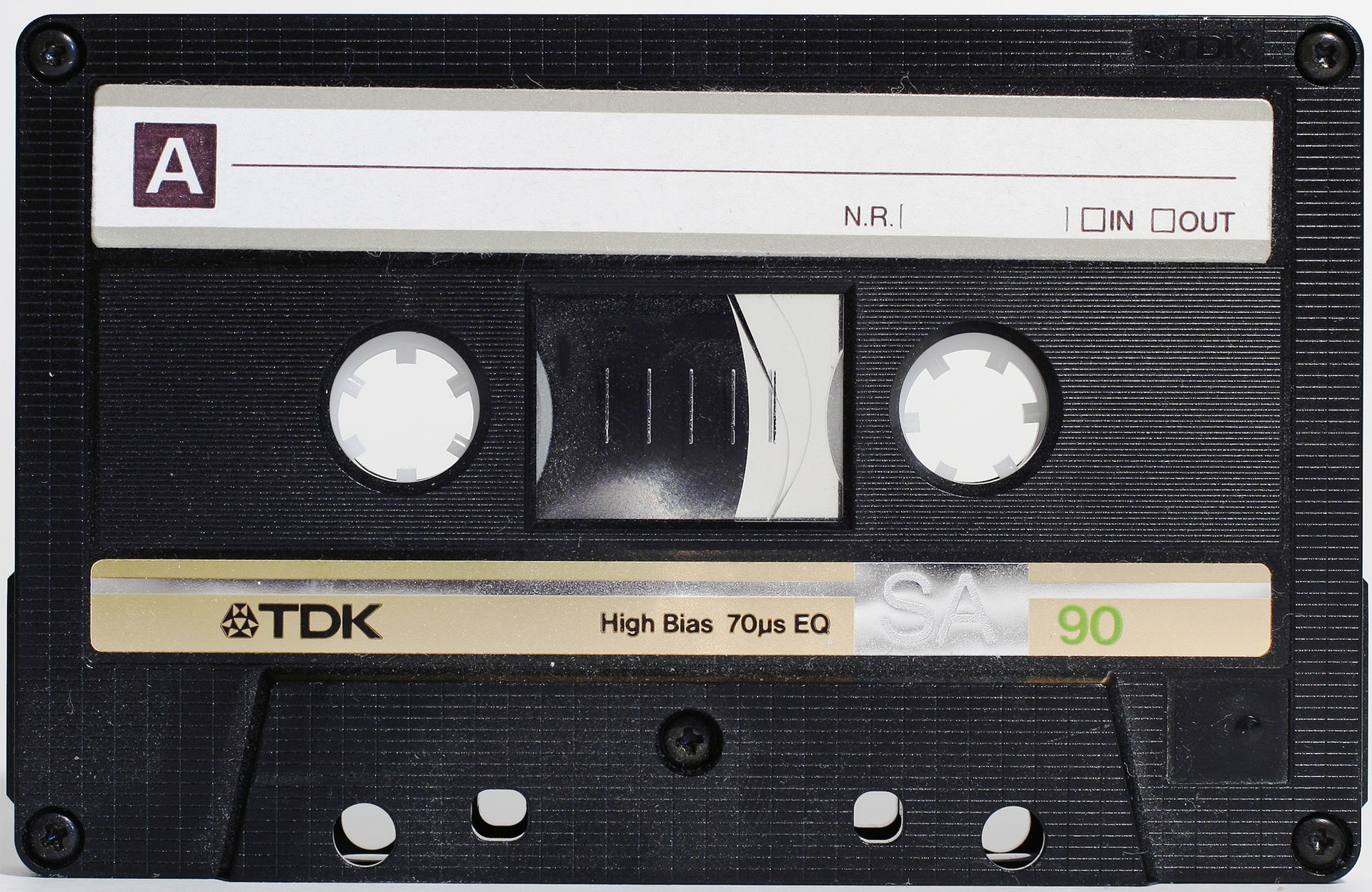 1920px-Compactcassette.jpg