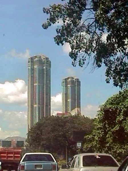 File:Complejo Parque Central 2000 001.JPG