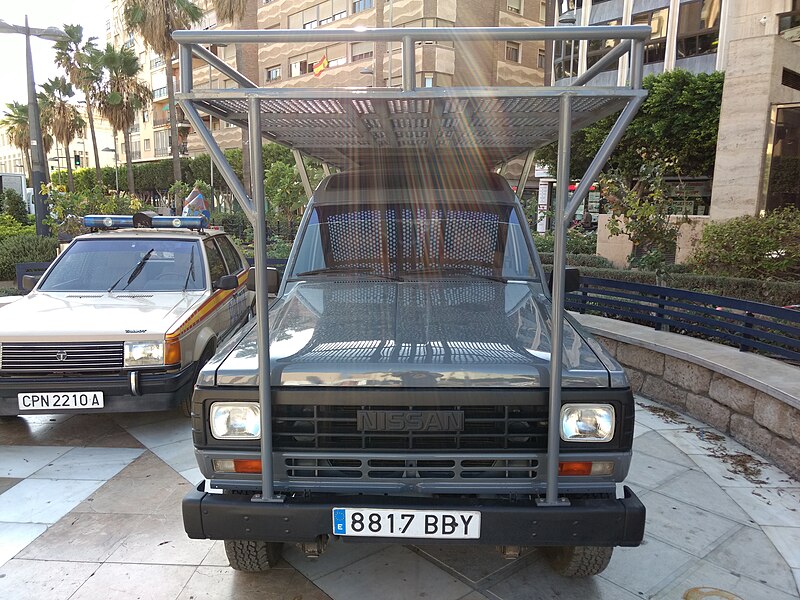 File:Cuerpo Nacional de Policía (España), Grupo Especial de Operaciones (GEO), automóvil Nissan Patrol, 8817 BBY (31079374758).jpg