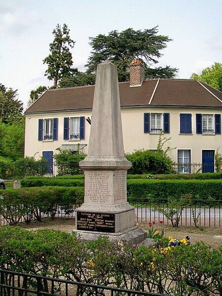 File:Dammartin-en-Goële (77), monument aux morts.jpg