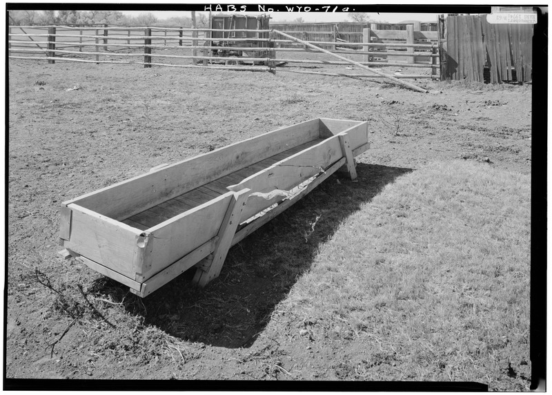 File:Detail of feed trough - Swan Land and Cattle Company, Barn, State Route 313, Chugwater, Platte County, WY HABS WYO,16-CHUGW,1A-5.tif