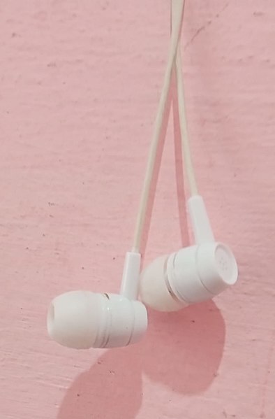 File:Ear set.jpg