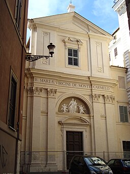 Fasaden vid Via del Carmine.