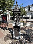 Fontaine Wallace, Rueil Malmaison, Avenue de la République et rue Geneviève-Couturier