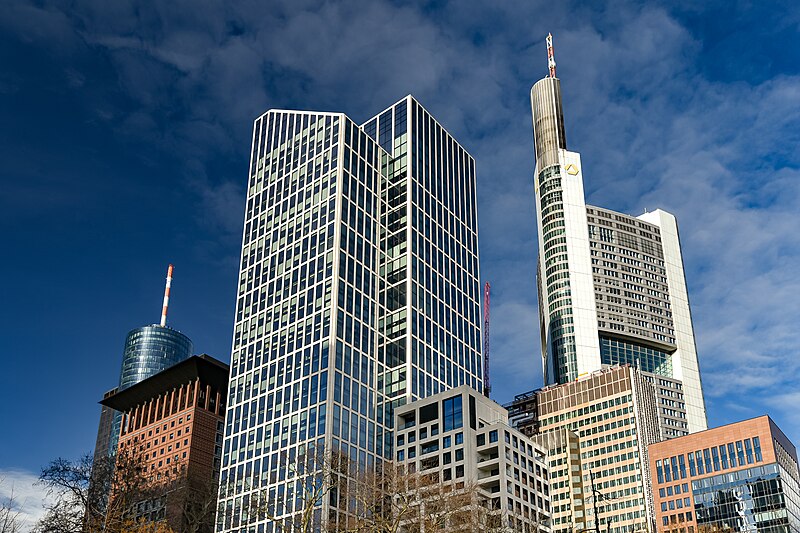 File:Frankfurt- Bankenviertel.jpg