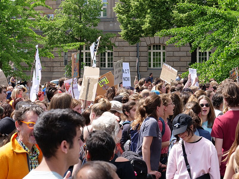 File:FridaysForFuture protest Berlin 07-06-2019 12.jpg