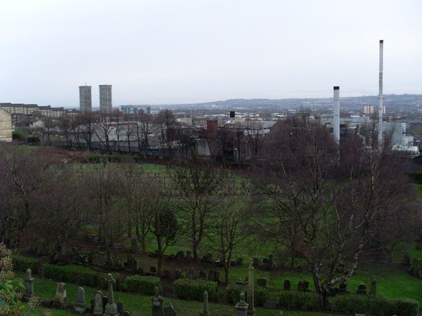 Tennent's Wellpark Brewery, next to the Glasgow Necropolis, with the now-demolished Bluevale and Whitevale Towers and Celtic Park in the background