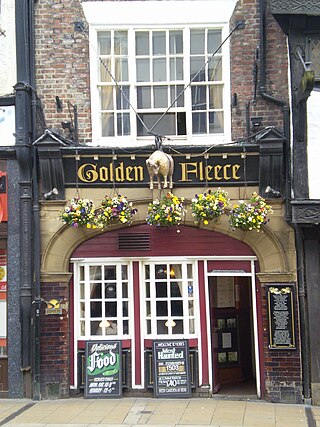 <span class="mw-page-title-main">Golden Fleece, York</span> Grade II listed pub in York, England