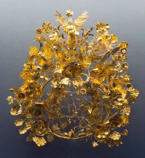 Golden crown Armento Staatliche Antikensammlungen 01.jpg