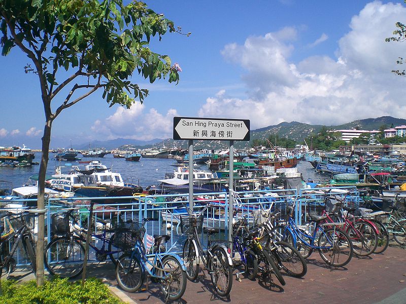 File:HK Cheung Chau Sun Hing Praya Street n Typhoon shelter 2.JPG