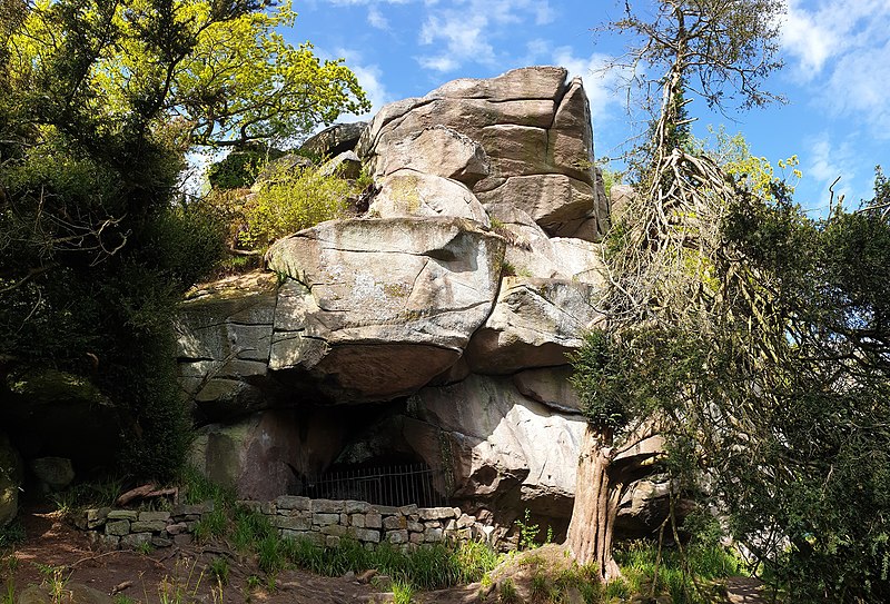 File:Hermit's Cave at Cratcliff Rocks.jpg