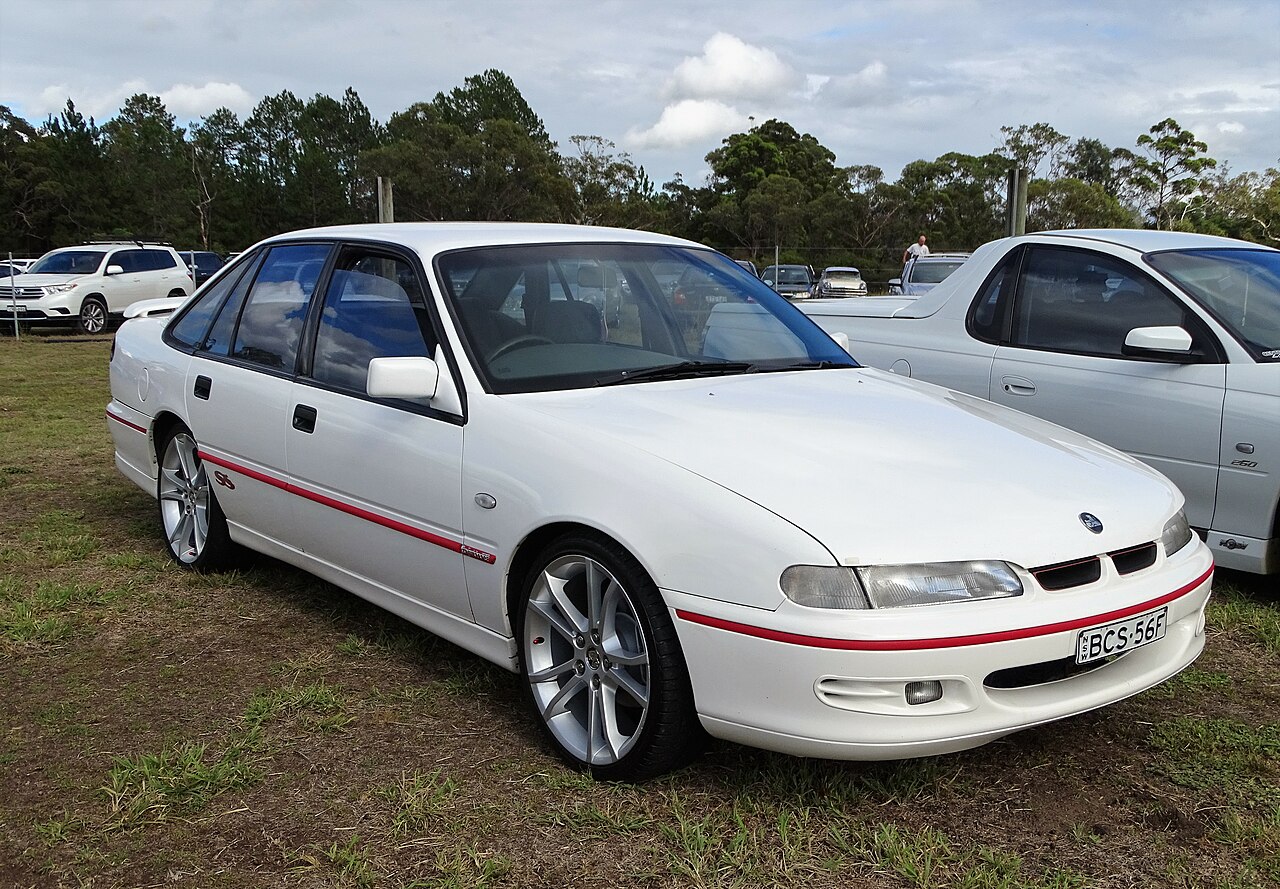 Image of Holden Commodore SS (26274141838)