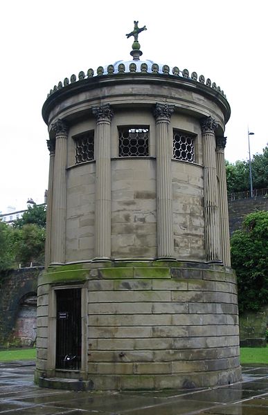 File:Huskisson monument Liverpool.jpg