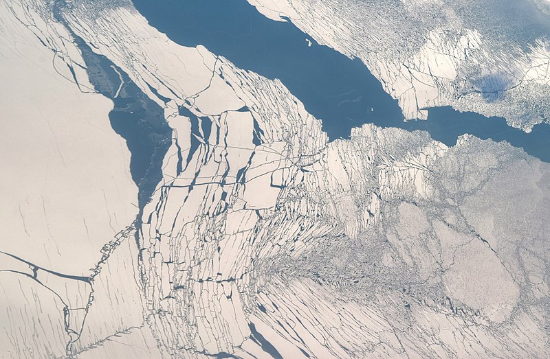 File:Ice on Lake Erie.jpg