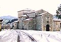 La chiesa sotto la neve