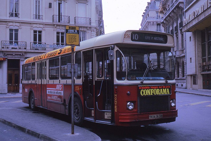 File:JHM-1975-Saviem SC 10-U - Grenoble.jpg