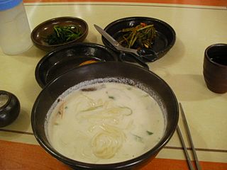 <span class="mw-page-title-main">Jat-guksu</span> Korean noodle dish in pine nut broth