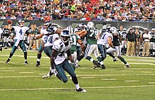 Maclin with the Philadelphia Eagles during the 2009 preseason Jeremy Maclin preseason Jets-v-Eagles, Sep 2009 - 35.jpg